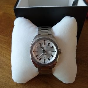 Gucci Men's Silver Dial Watch